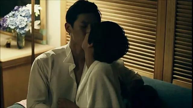 Porno không đăng ký  Sexy chụp ảnh của một video xec nhat thoải mái trẻ, tóc vàng, cao