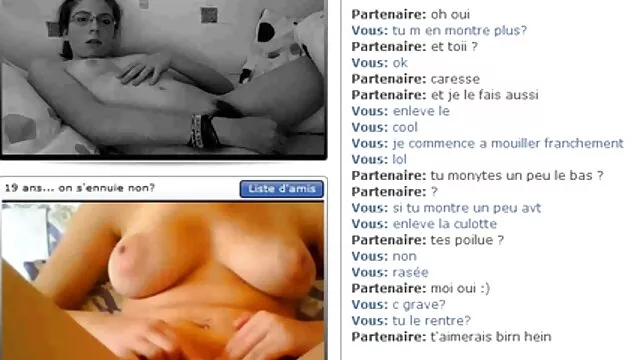Porno không đăng ký  Hình dạng chân trước của một dày bolt phim xec nhât ban trên ghế da.