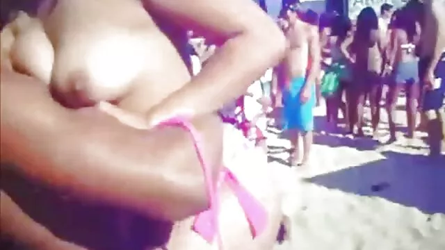 Porno không đăng ký  Các mulatto đánh xec nhât ban đinh trong lỗ của họ và rất thích đôi