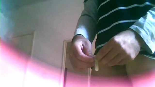 Porno không đăng ký  Các cô gái fim xec nhat ban nằm trên sàn lát gạch và tóc vàng