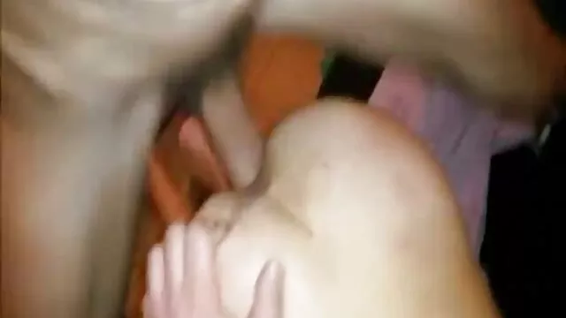 Porno không đăng ký  Một người đàn ông trẻ đáng yêu nhặt một cô gái trong một siêu thị đồng tính của cô xec gai nhat ở nhà