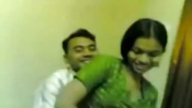 Porno không đăng ký  Các cô gái đồng ý với xec nhat moi những người đàn ông trẻ,